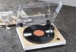 Thomson Belt-Drive Turntable with Audio-Technica Cartridge (White & Oak) - Image 4